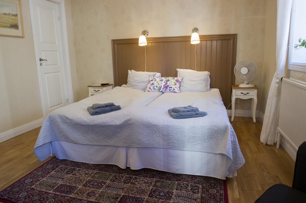 Lilla Hotellet I Nora エクステリア 写真