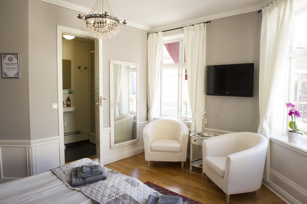 Lilla Hotellet I Nora エクステリア 写真